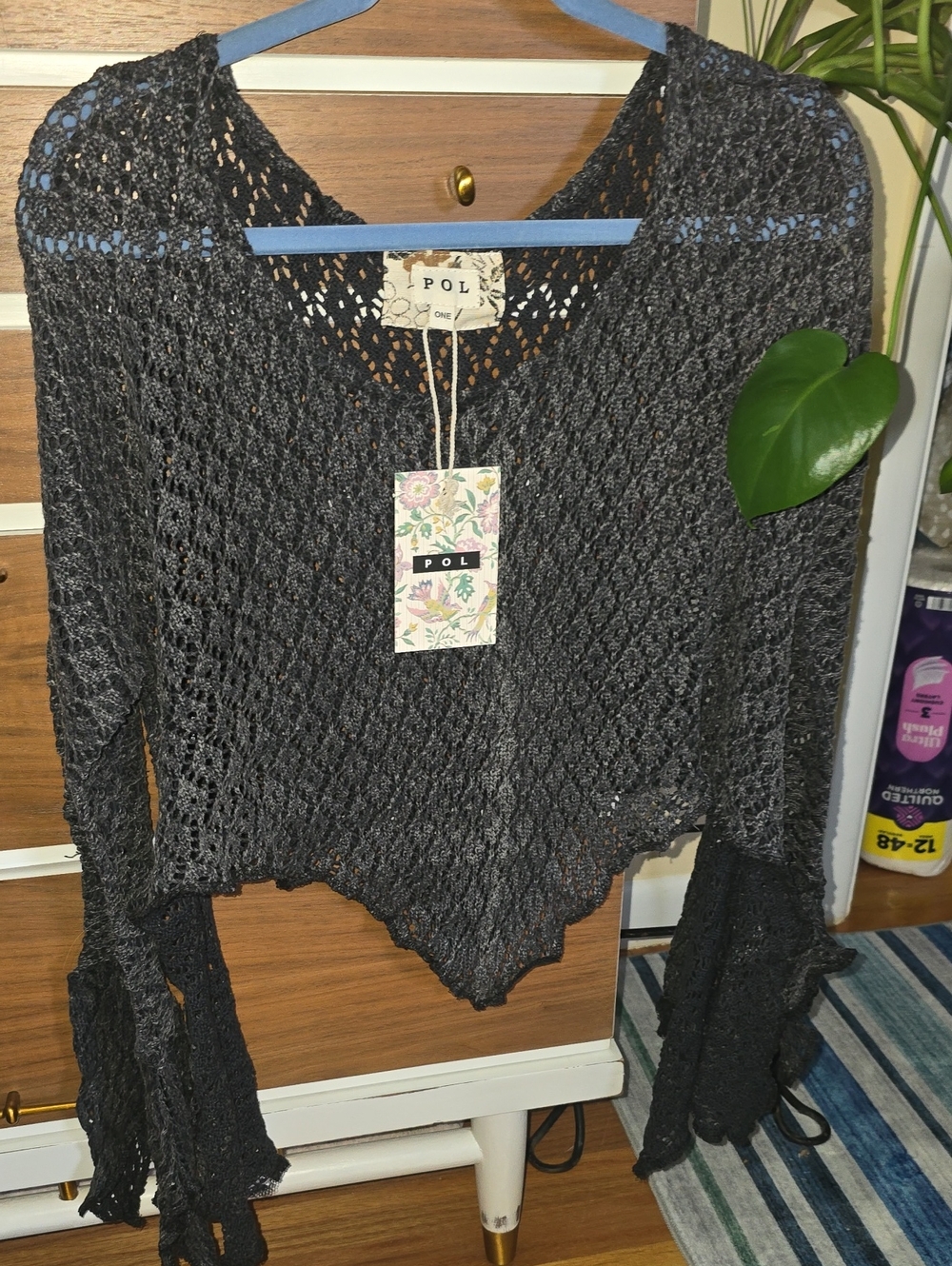 POL Open-Knit V-Neck Crop Sweater in Black